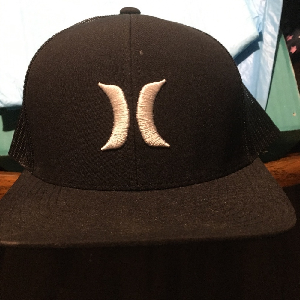 Hurley trucker hat